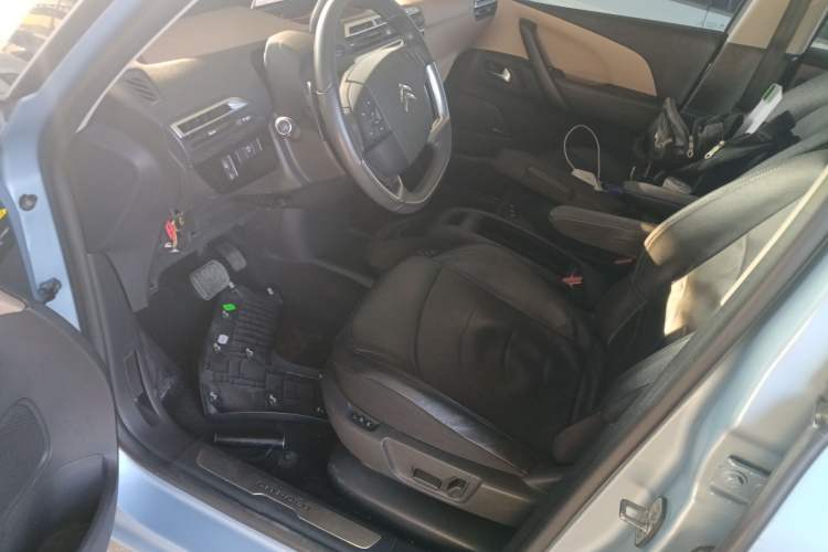 Used Citroen C4 Picasso 2015 1.6T Luxury 5-Seat Model Left Front Seat