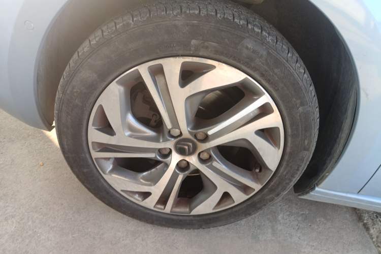 Used Citroen C4 Picasso 2015 1.6T Luxury 5-Seat Model Left Front Wheel Hub