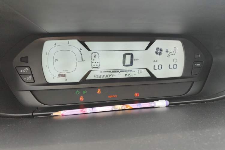 Used Citroen C4 Picasso 2015 Grand 1.6T Luxury 7-Seater Odometer Close Up