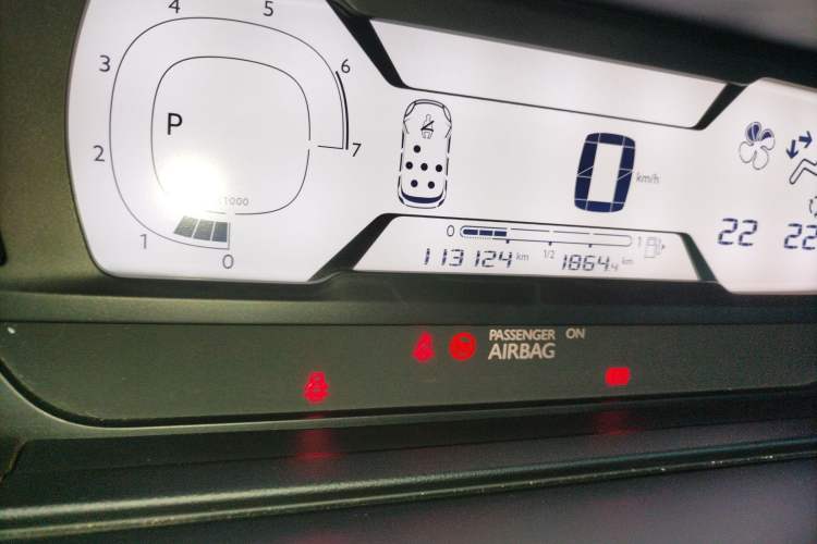 Used Citroen C4 Picasso 2015 Grand 1.6T Luxury 7-Seater Odometer Close Up