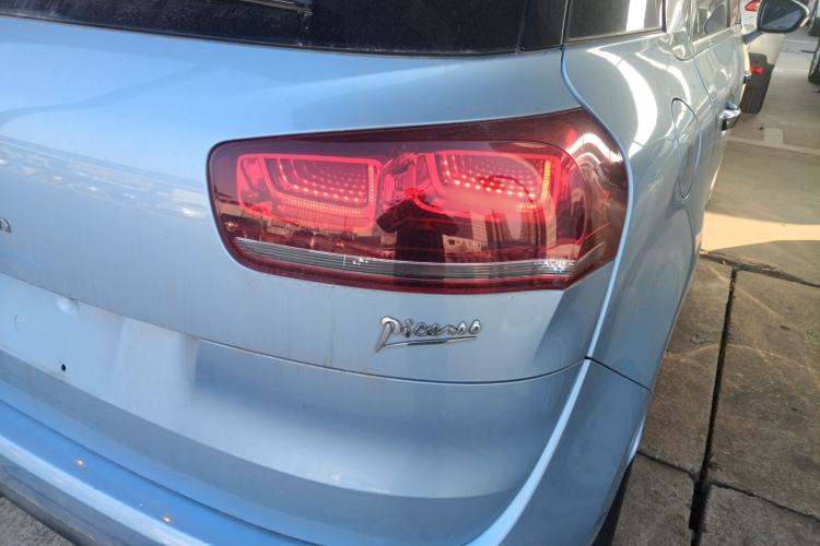 Used Citroen C4 Picasso 2015 1.6T Luxury 5-Seat Model Right Rear Taillight