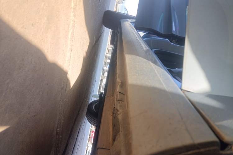 Used Citroen C4 Picasso 2015 1.6T Luxury 5-Seat Model Right Side Sill