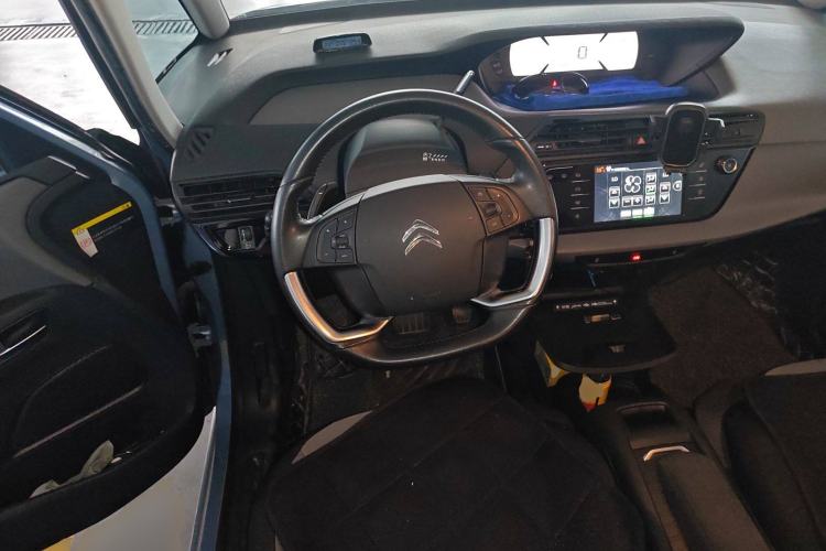 Used Citroen C4 Picasso 2015 1.6T Fashion Model 5 Seats Steering Wheel