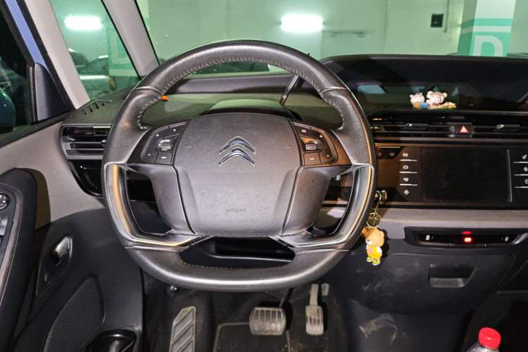 Used Citroen C4 Picasso 2015 Grand 1.6T Fashion Model 7 Seats Steering Wheel