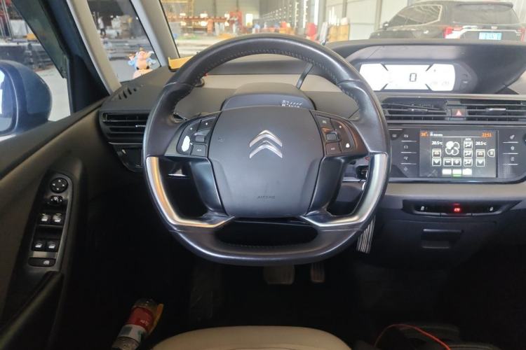 Used Citroen C4 Picasso 2015 Grand 1.6T Fashion Model 7 Seats Steering Wheel