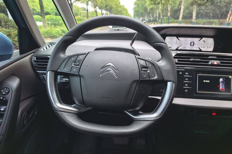 Used Citroen C4 Picasso 2015 Grand 1.6T Fashion Model 7 Seats Steering Wheel