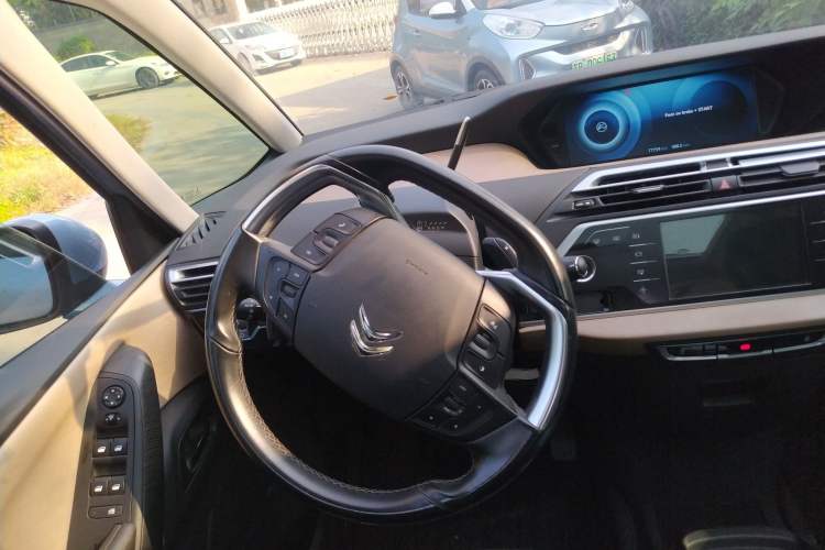 Used Citroen C4 Picasso 2015 Grand 1.6T Luxury 7-Seater Steering Wheel