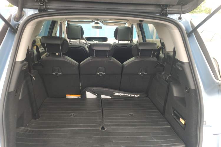 Used Citroen C4 Picasso 2015 Grand 1.6T Luxury 7-Seater Trunk