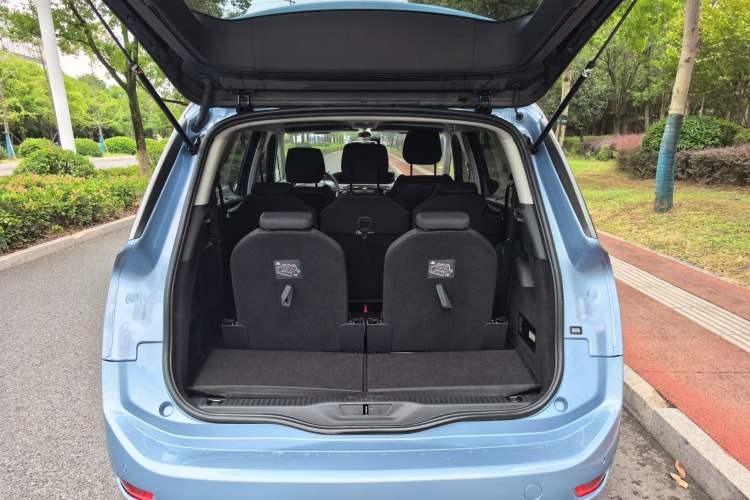 Used Citroen C4 Picasso 2015 Grand 1.6T Fashion Model 7 Seats Trunk