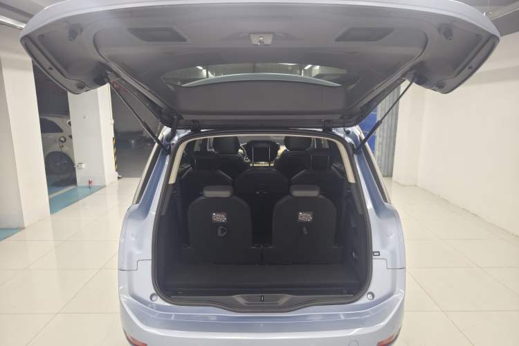 Used Citroen C4 Picasso 2015 Grand 1.6T Luxury 7-Seater Trunk