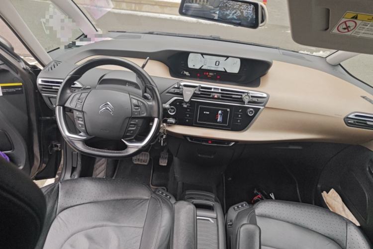 Used Citroen C4 Picasso 2015 Grand 1.6T Luxury 7-Seater Center Console