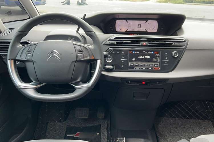 Used Citroen C4 Picasso 2015 1.6T Fashion Model 5 Seats Center Console