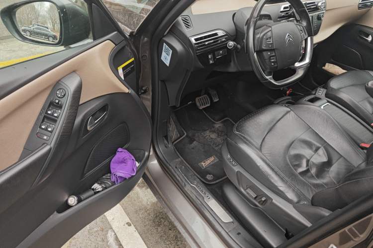 Used Citroen C4 Picasso 2015 Grand 1.6T Luxury 7-Seater Driver Seat