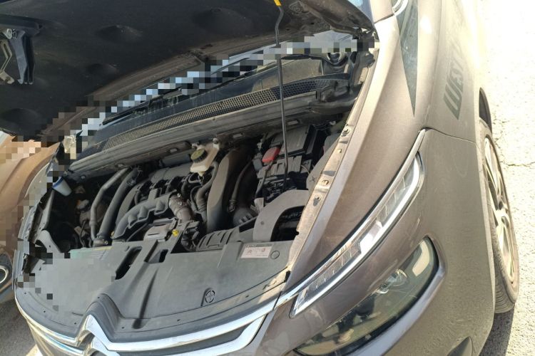Used Citroen C4 Picasso 2015 1.6T Luxury 5-Seat Model Engine Bay Left