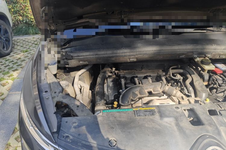 Used Citroen C4 Picasso 2015 1.6T Luxury 5-Seat Model Engine Bay Right