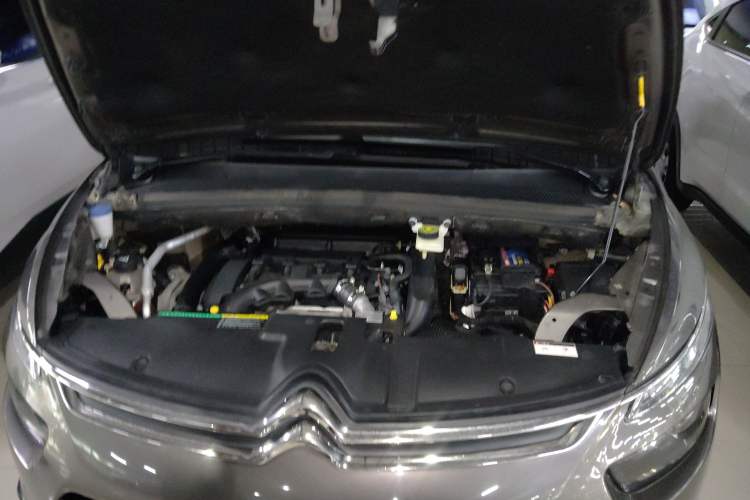 Used Citroen C4 Picasso 2015 1.6T Luxury 5-Seat Model Engine Bay