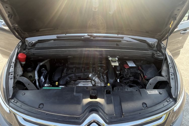Used Citroen C4 Picasso 2015 1.6T Luxury 5-Seat Model Engine Bay
