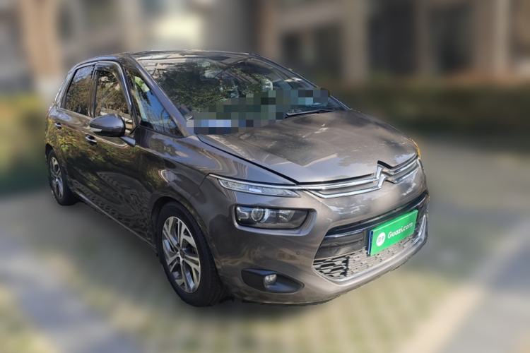 Used Citroen C4 Picasso 2015 1.6T Luxury 5-Seat Model Front Right 45 Deg
