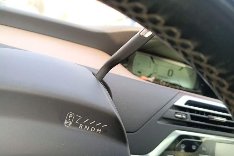 Used Citroen C4 Picasso 2015 1.6T Luxury 5-Seat Model Gear Lever