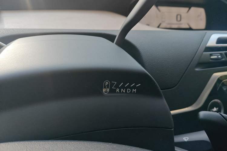 Used Citroen C4 Picasso 2015 1.6T Luxury 5-Seat Model Gear Lever