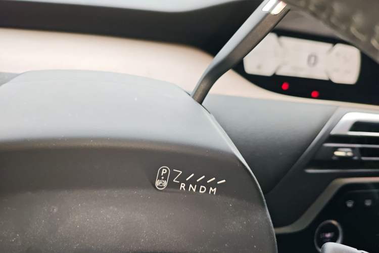 Used Citroen C4 Picasso 2015 1.6T Luxury 5-Seat Model Gear Lever
