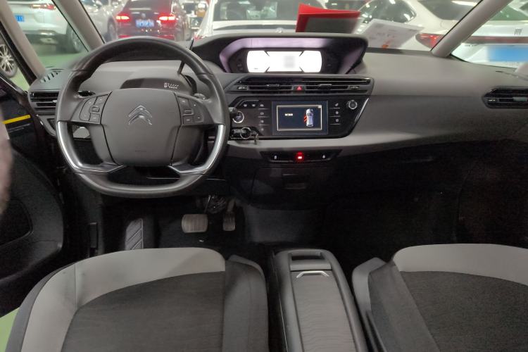 Used Citroen C4 Picasso 2015 Grand 1.6T Fashion Model 7 Seats Interior 2