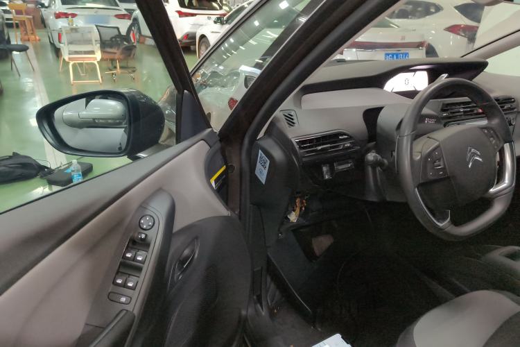 Used Citroen C4 Picasso 2015 Grand 1.6T Fashion Model 7 Seats Interior 3
