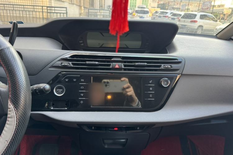 Used Citroen C4 Picasso 2015 1.6T Fashion Model 5 Seats Interior 4