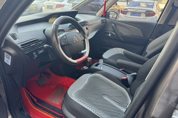 Used Citroen C4 Picasso 2015 1.6T Fashion Model 5 Seats Interior 6