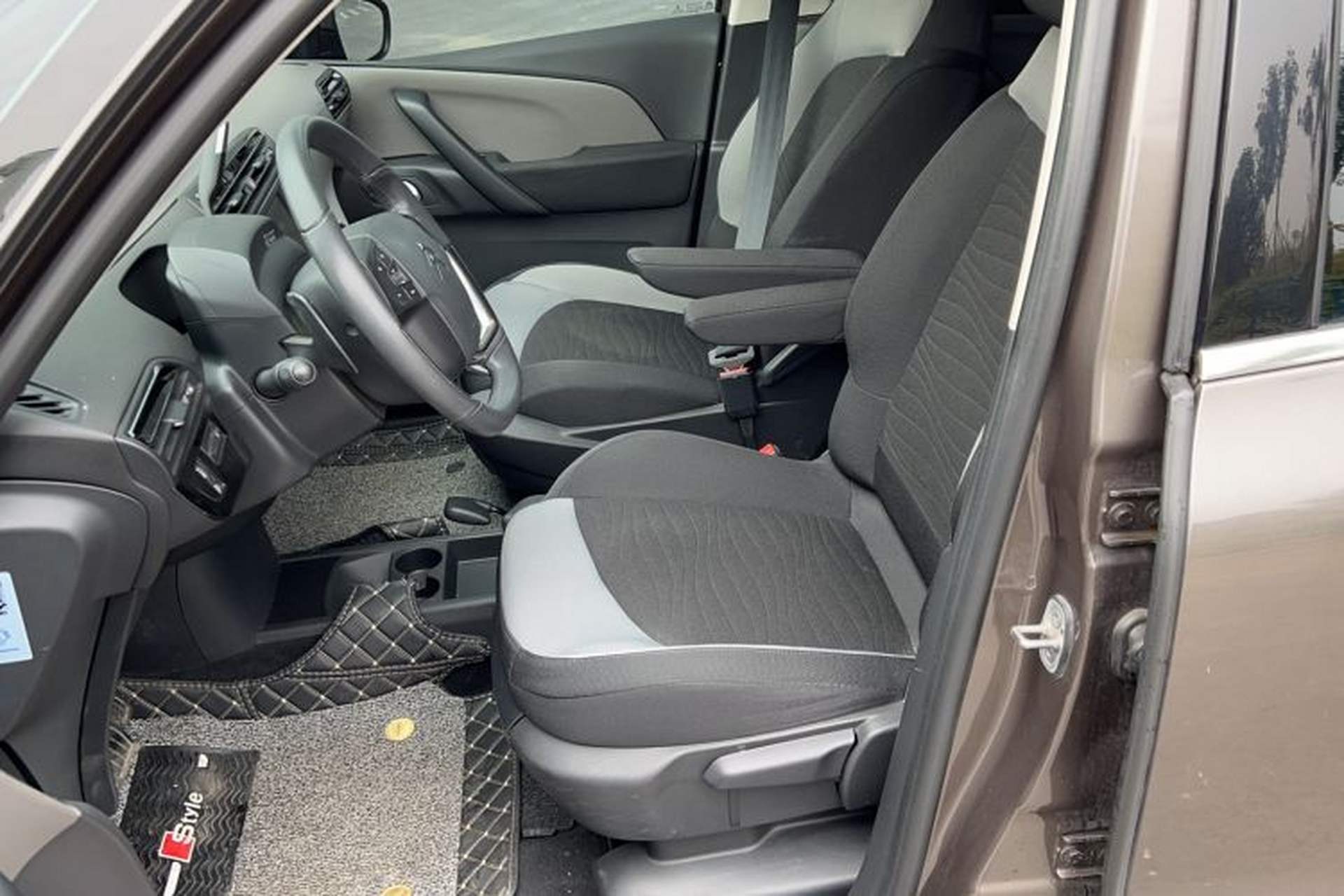 Used Citroen C4 Picasso 2015 1.6T Fashion Model 5 Seats Left Front Seat