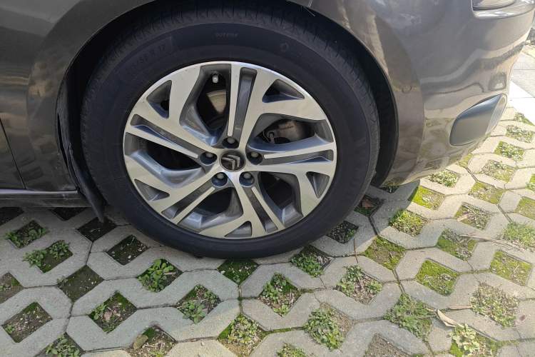 Used Citroen C4 Picasso 2015 1.6T Luxury 5-Seat Model Right Front Wheel Hub