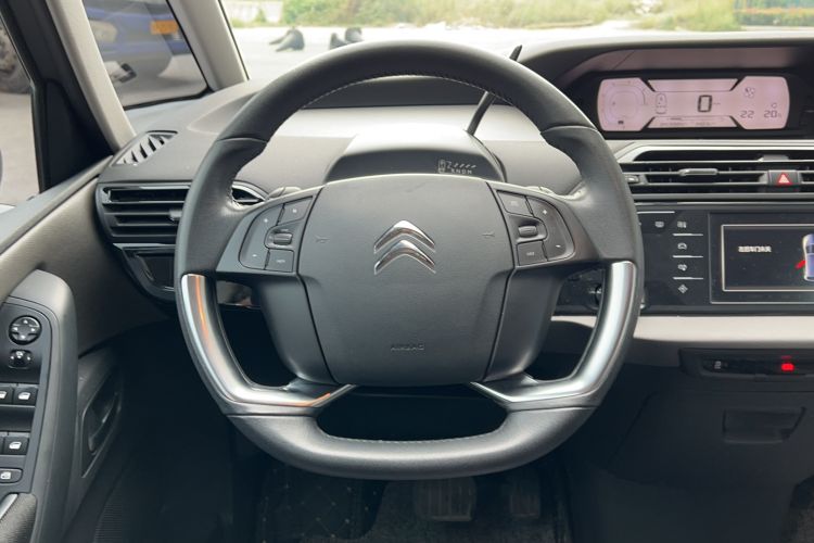 Used Citroen C4 Picasso 2015 1.6T Fashion Model 5 Seats Steering Wheel