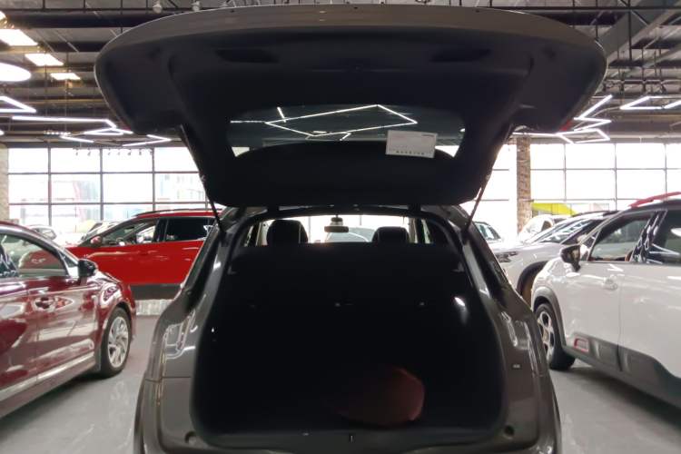 Used Citroen C4 Picasso 2015 1.6T Luxury 5-Seat Model Trunk