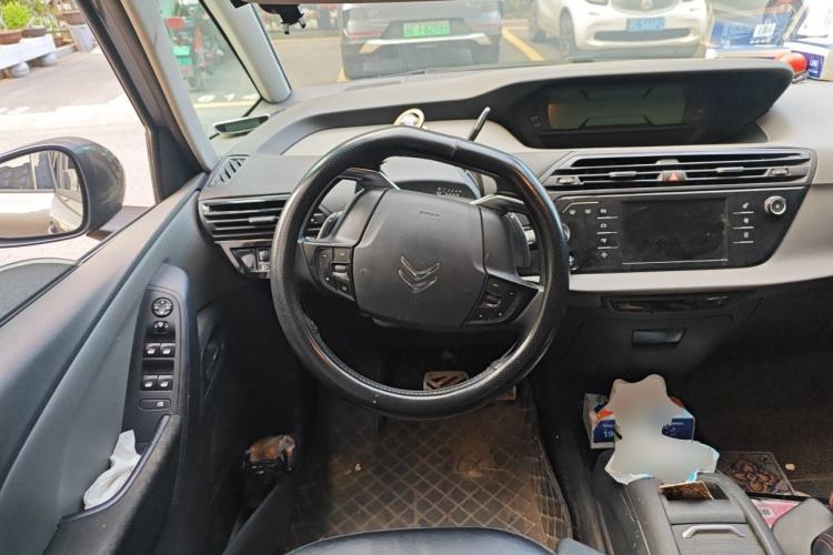 Used Citroen C4 Picasso 2015 Grand 1.6T Fashion Model 7 Seats Steering Wheel
