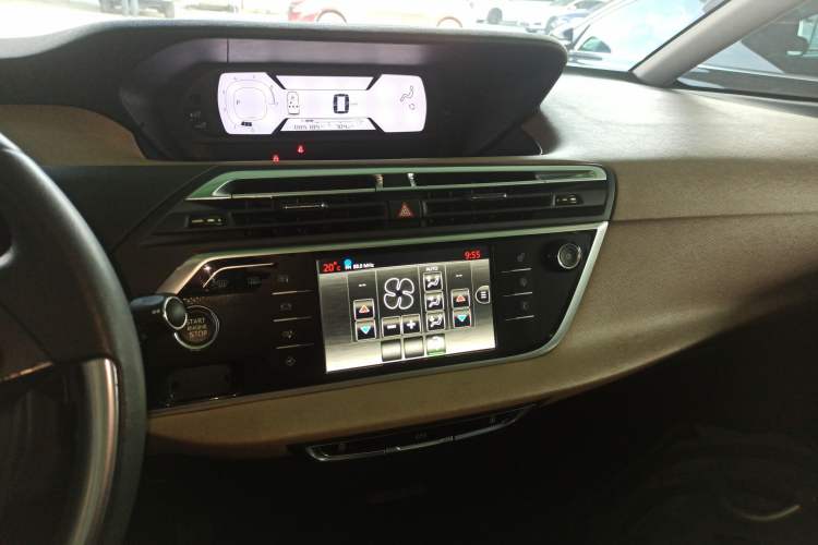 Used Citroen C4 Picasso 2015 1.6T Luxury 5-Seat Model Audio And AC Panel