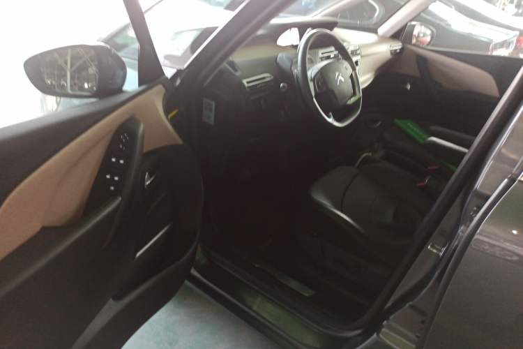 Used Citroen C4 Picasso 2015 1.6T Luxury 5-Seat Model Driver Seat