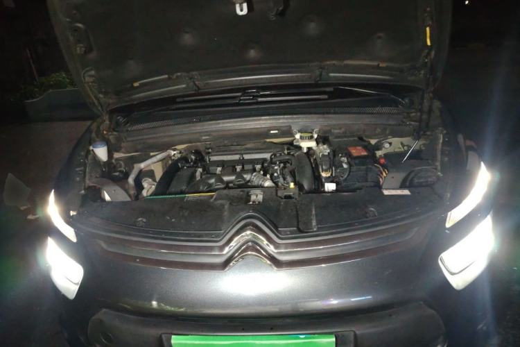 Used Citroen C4 Picasso 2015 1.6T Fashion Model 5 Seats Engine Bay