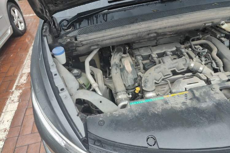 Used Citroen C4 Picasso 2015 1.6T Fashion Model 5 Seats Engine Bay Right