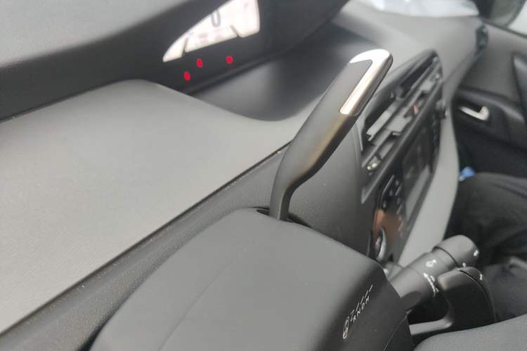 Used Citroen C4 Picasso 2015 1.6T Fashion Model 5 Seats Gear Lever