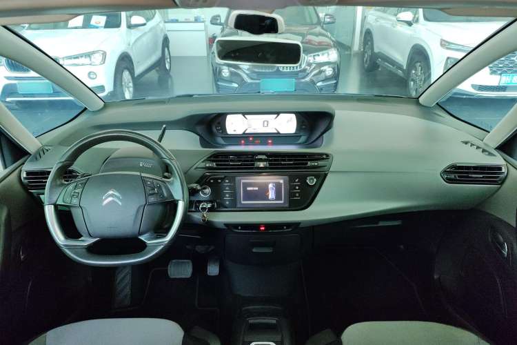 Used Citroen C4 Picasso 2015 Grand 1.6T Fashion Model 7 Seats Interior 2