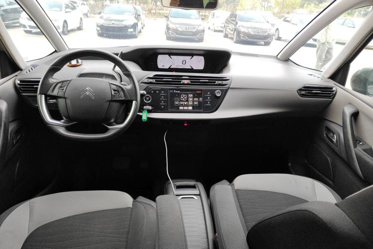 Used Citroen C4 Picasso 2015 Grand 1.6T Fashion Model 7 Seats Interior 2