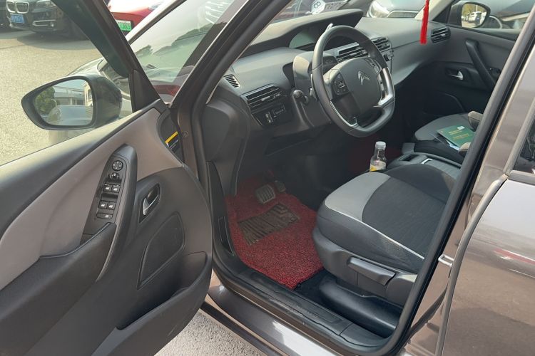 Used Citroen C4 Picasso 2015 Grand 1.6T Fashion Model 7 Seats Interior 2