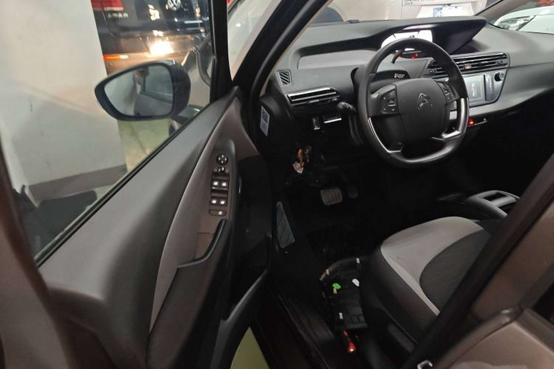 Used Citroen C4 Picasso 2015 Grand 1.6T Fashion Model 7 Seats Interior 3