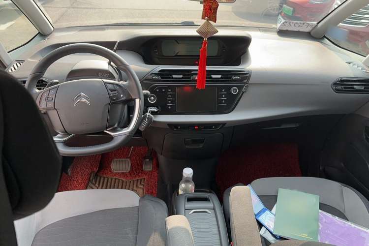 Used Citroen C4 Picasso 2015 Grand 1.6T Fashion Model 7 Seats Interior 3