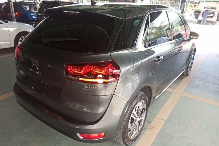 Used Citroen C4 Picasso 2015 1.6T Luxury 5-Seat Model Rear Right 45 Deg