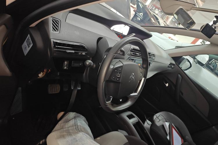 Used Citroen C4 Picasso 2015 Grand 1.6T Fashion Model 7 Seats Steering Wheel