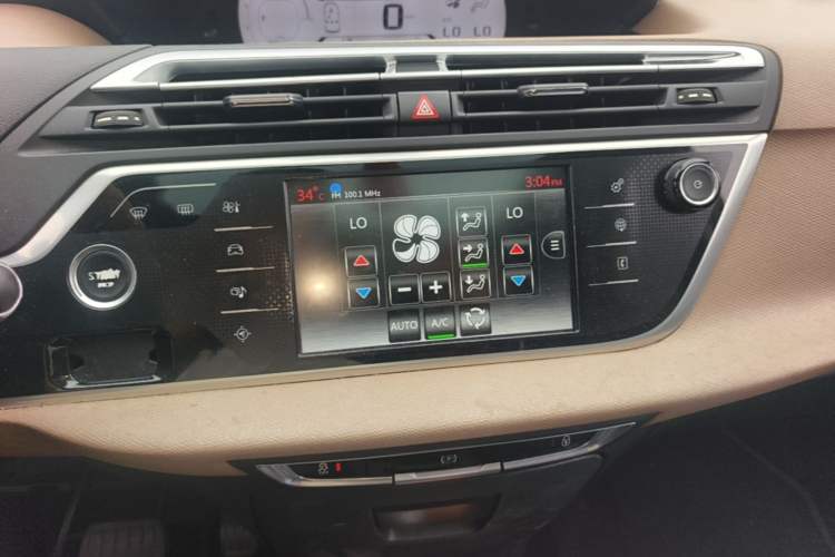 Used Citroen C4 Picasso 2015 1.6T Luxury 5-Seat Model Audio And AC Panel