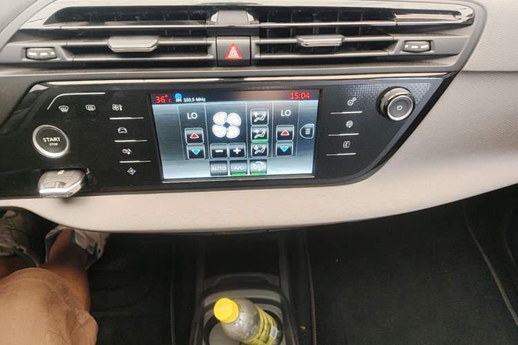 Used Citroen C4 Picasso 2015 1.6T Fashion Model 5 Seats Audio And AC Panel
