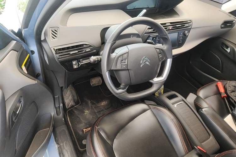 Used Citroen C4 Picasso 2015 1.6T Fashion Model 5 Seats Driver Seat