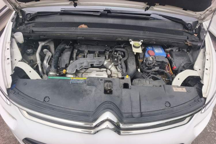 Used Citroen C4 Picasso 2015 1.6T Luxury 5-Seat Model Engine Bay